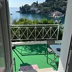 Aronis Spyros Panoramic Seaview Landhaus *